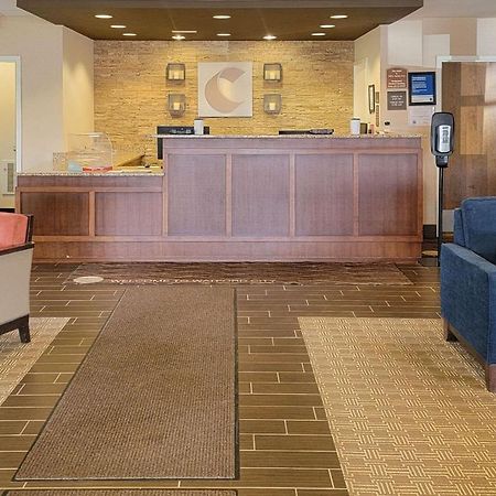 Comfort Inn & Suites Watford City Exterior photo